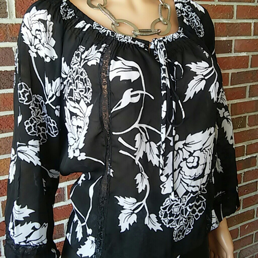 Floral Top - Picture 2 of 2